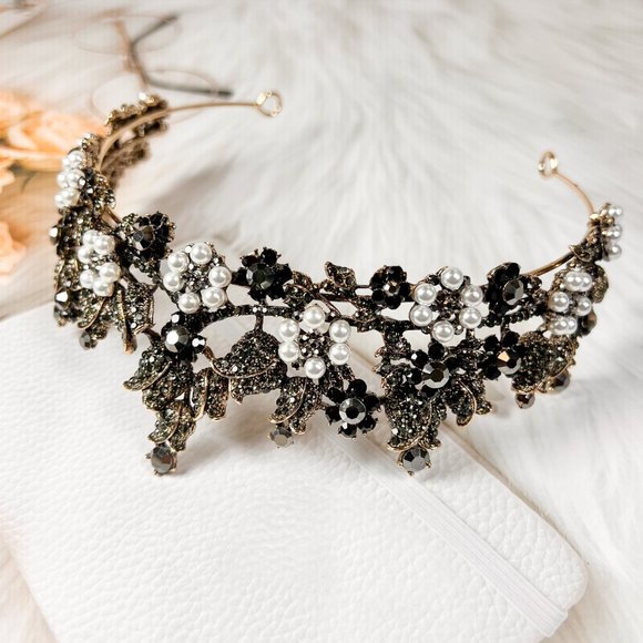 Pearl Bride Crown, Black Crystal Rhinestone Tiara, Princess Wedding Hair Jewelry - Picture 3 of 6